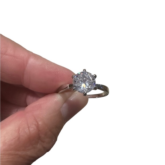 Silver Zircon Solitaire Diamond Ring - Picture 4 of 6